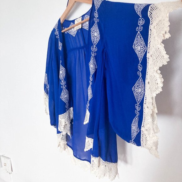 Blue and White Lace Kimono styled Tunic - Picture 14 of 16